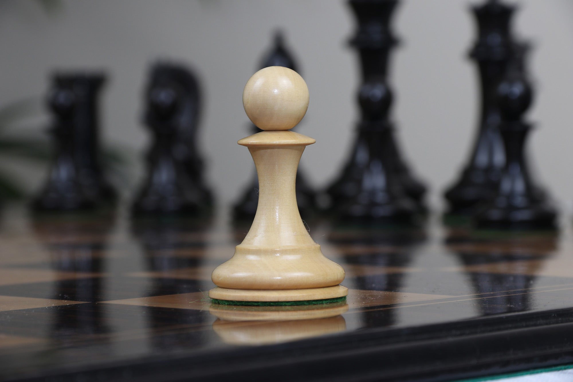 Sebastian Series Chess Pieces Matte Finish Boxwood & Ebony 4.4 King
