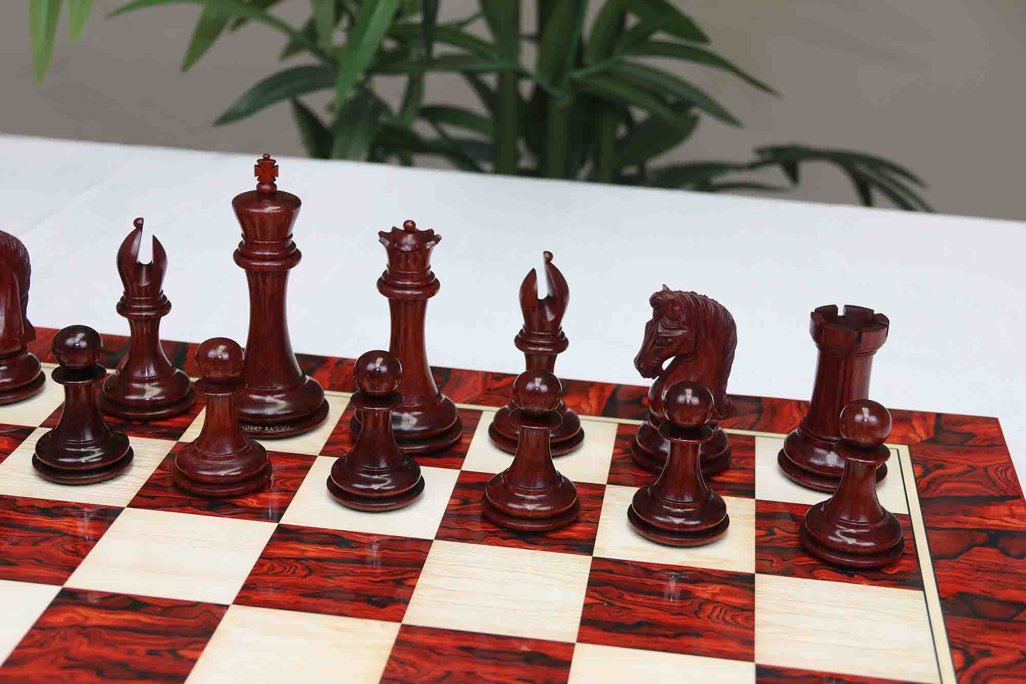 Grand Collection Signature Series Luxury Staunton Chess Pieces in Padouk / Boxwood: King Size 4.4"