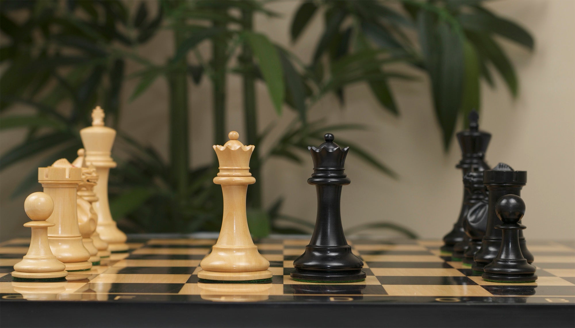 Anderson 1855-60 Reproduced 4.4" Staunton Chessmen in Non-Antiqued Boxwood & Ebonised
