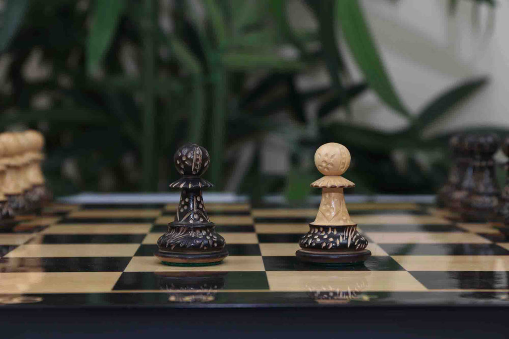 Zagreb '59 Series Luxury Chessmen in Burnt Boxwood - 3.75" King Height