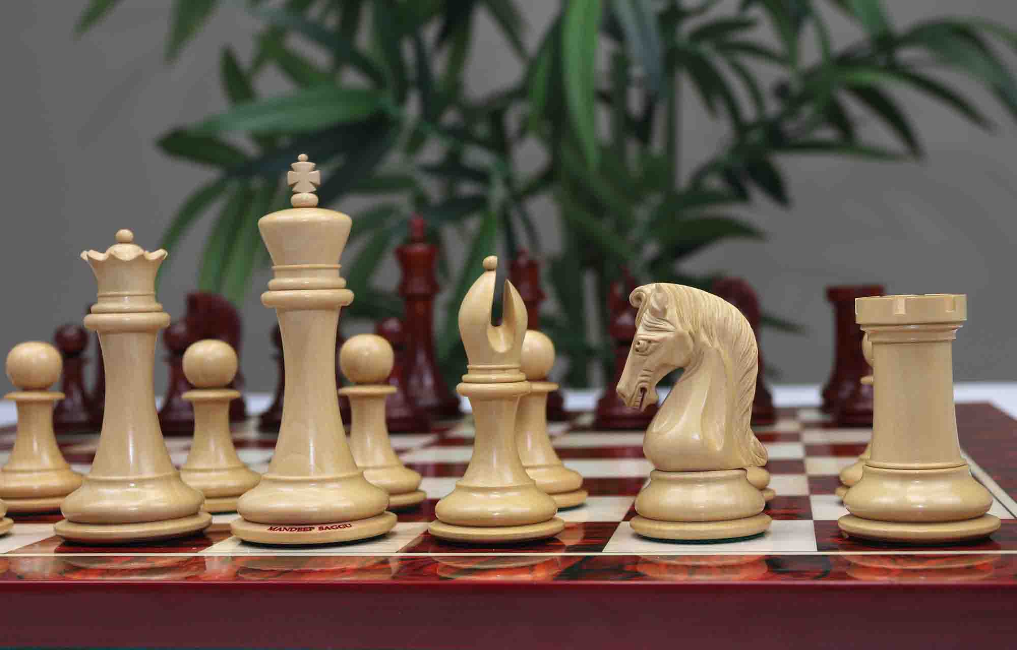 Grand Collection Signature Series Luxury Staunton Chess Pieces in Padouk / Boxwood: King Size 4.4"