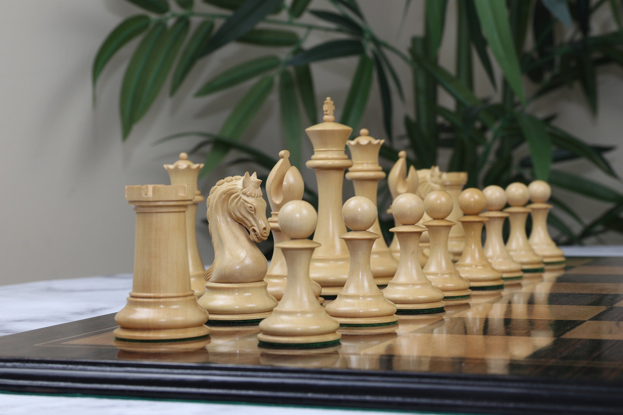 The Legendary Artisan Series Luxury Staunton Boxwood/Ebony Chess Pieces - 4.4" King