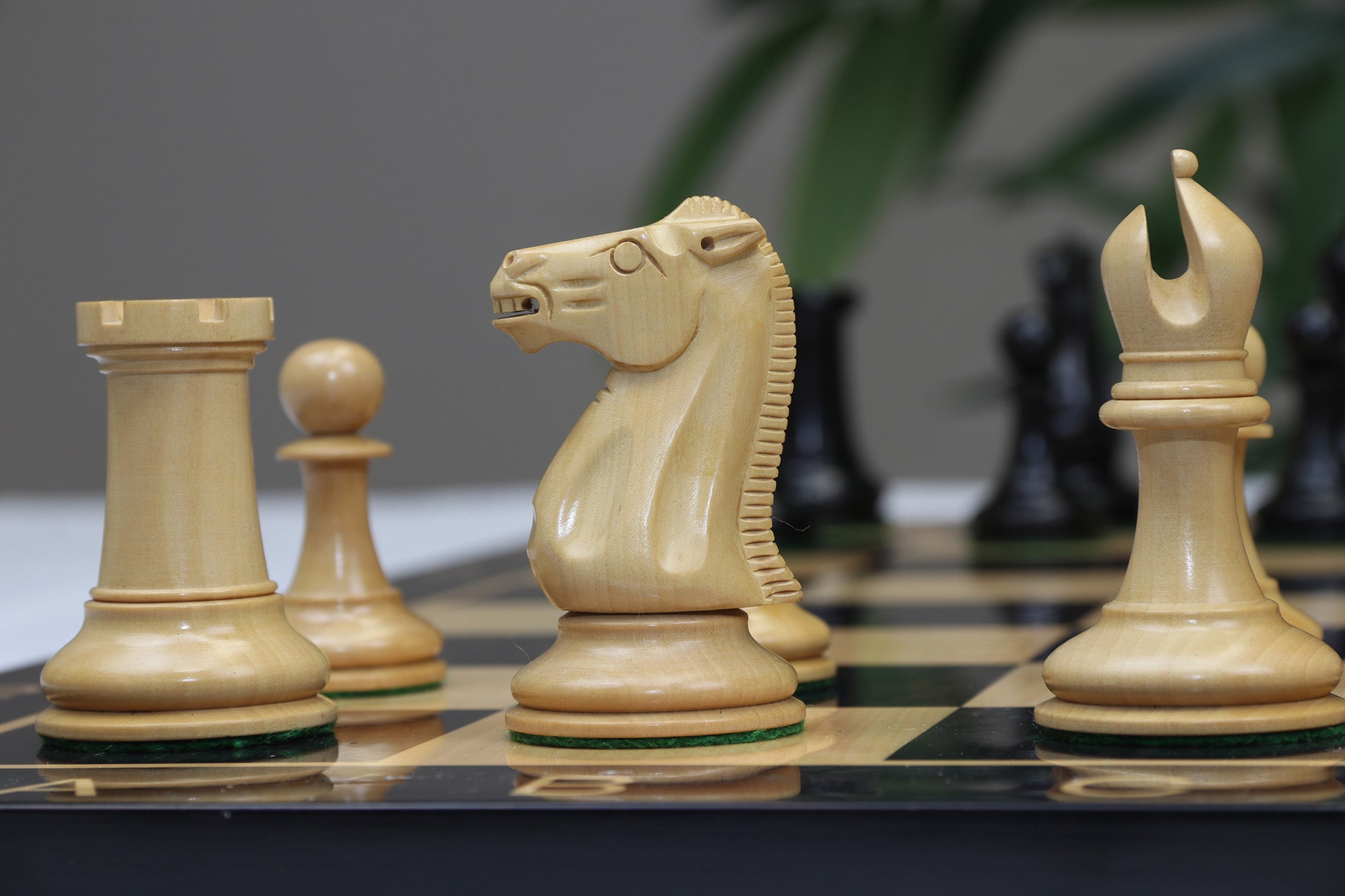 The Leuchars Series Luxury Staunton Reproduced 3.6" Chess Pieces in Natural Boxwood/Ebony