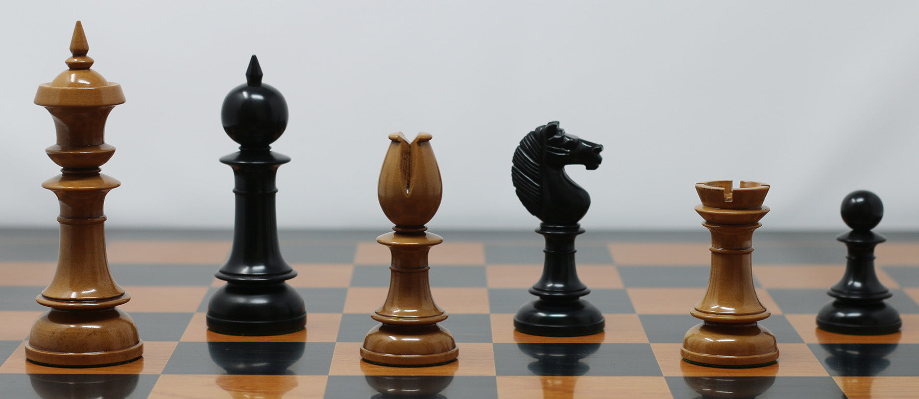 Northern Upright Vintage 5" Antiqued chess set in Distressed Boxwood & Ebony wood